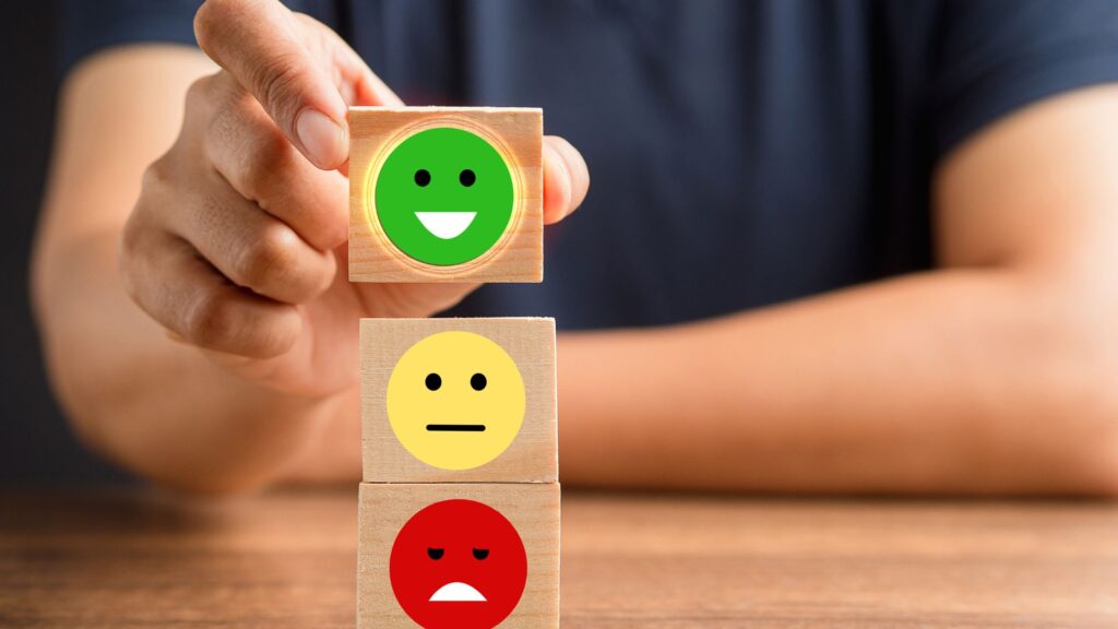 Descubra como a presença online e as avaliações influenciam a escolha de médicos e a confiança dos pacientes.