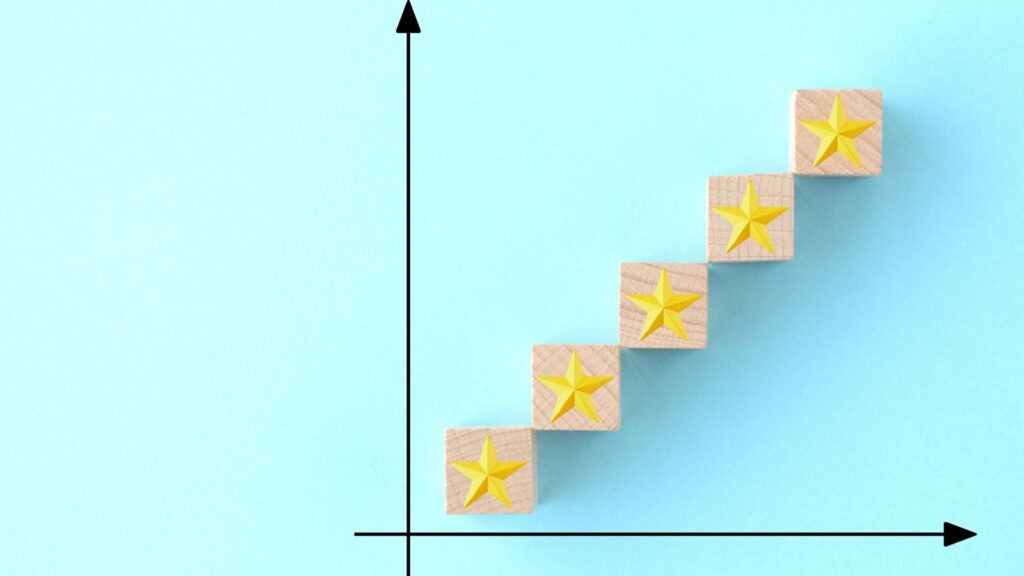 Aprenda a lidar com avaliações falsas e proteger sua reputação online. Transforme desafios em oportunidades para fortalecer seu negócio.